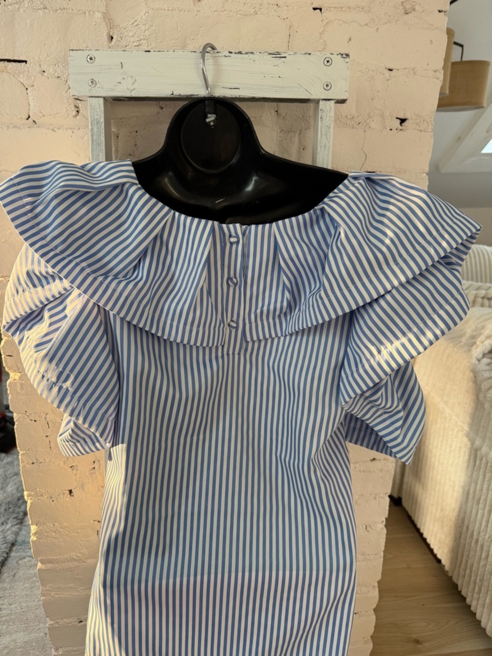 Garcia Blue & White Striped Off-Shoulder/on shoulder Ruffle structured blouse - Picture 3 of 11